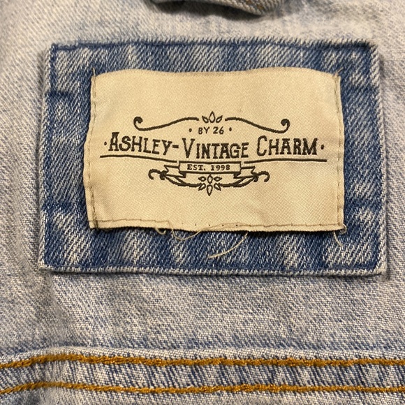 Ashley vintage charm distressed, jean jacket, size, XL - Picture 5 of 5